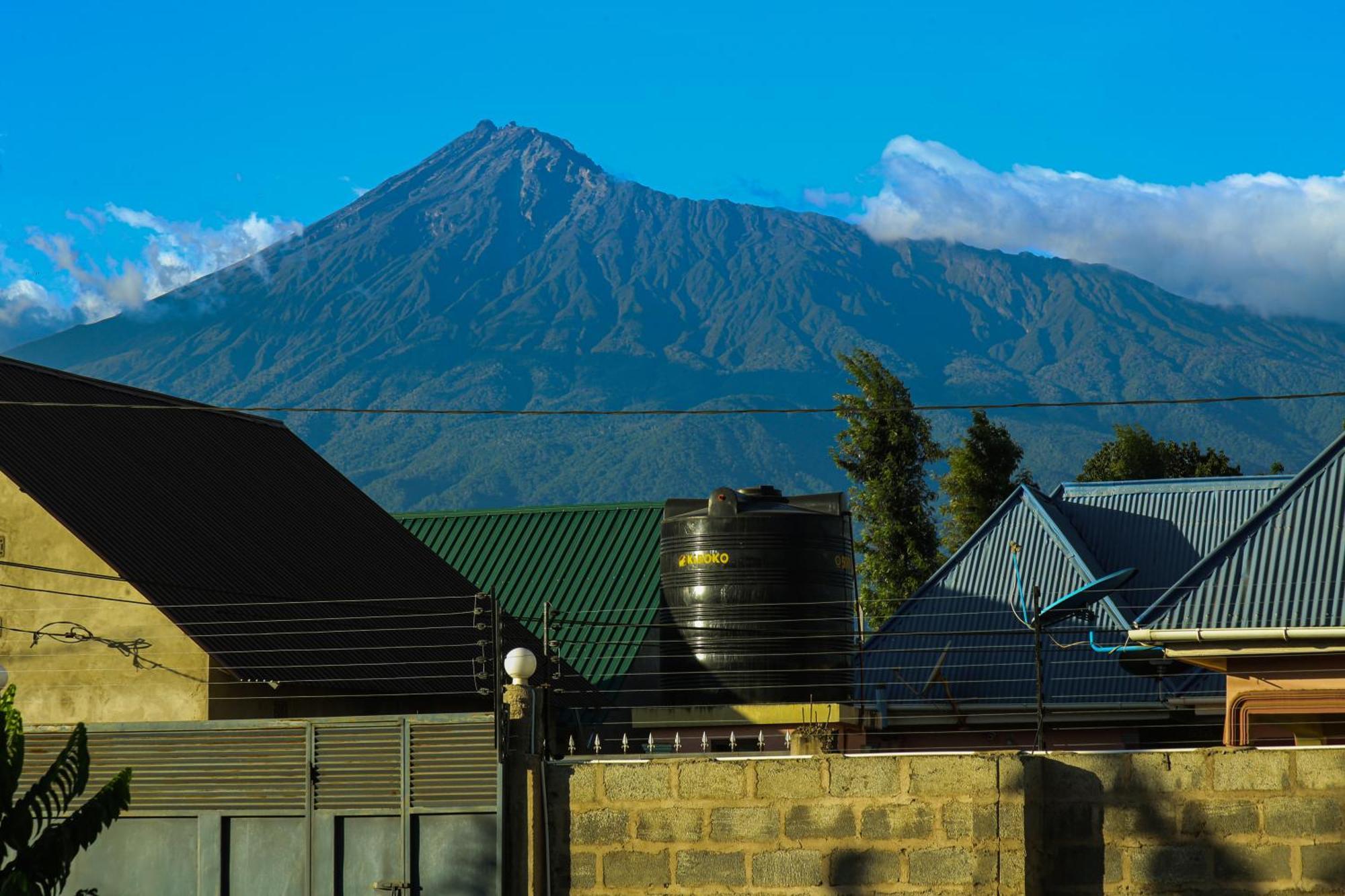 Hakuna Woga Inn Arusha Bagian luar foto